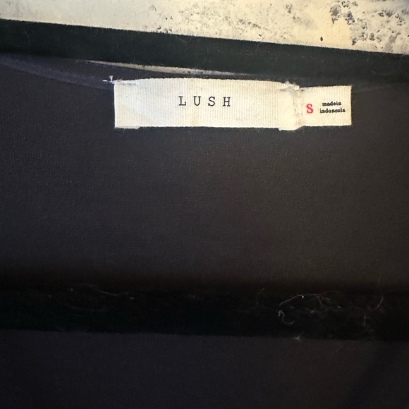 Lush | Long Sleeve Deep V Blouse in Gray - Picture 6 of 6